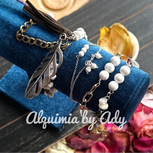 Howlite handmade/gold/silver/statement handmade bracelets/cowgirl/southwestern/ - Picture 1 of 15